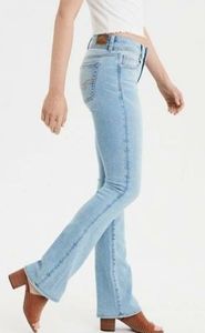 American Eagle Light Wash Kick Boot Jeans Sz 4